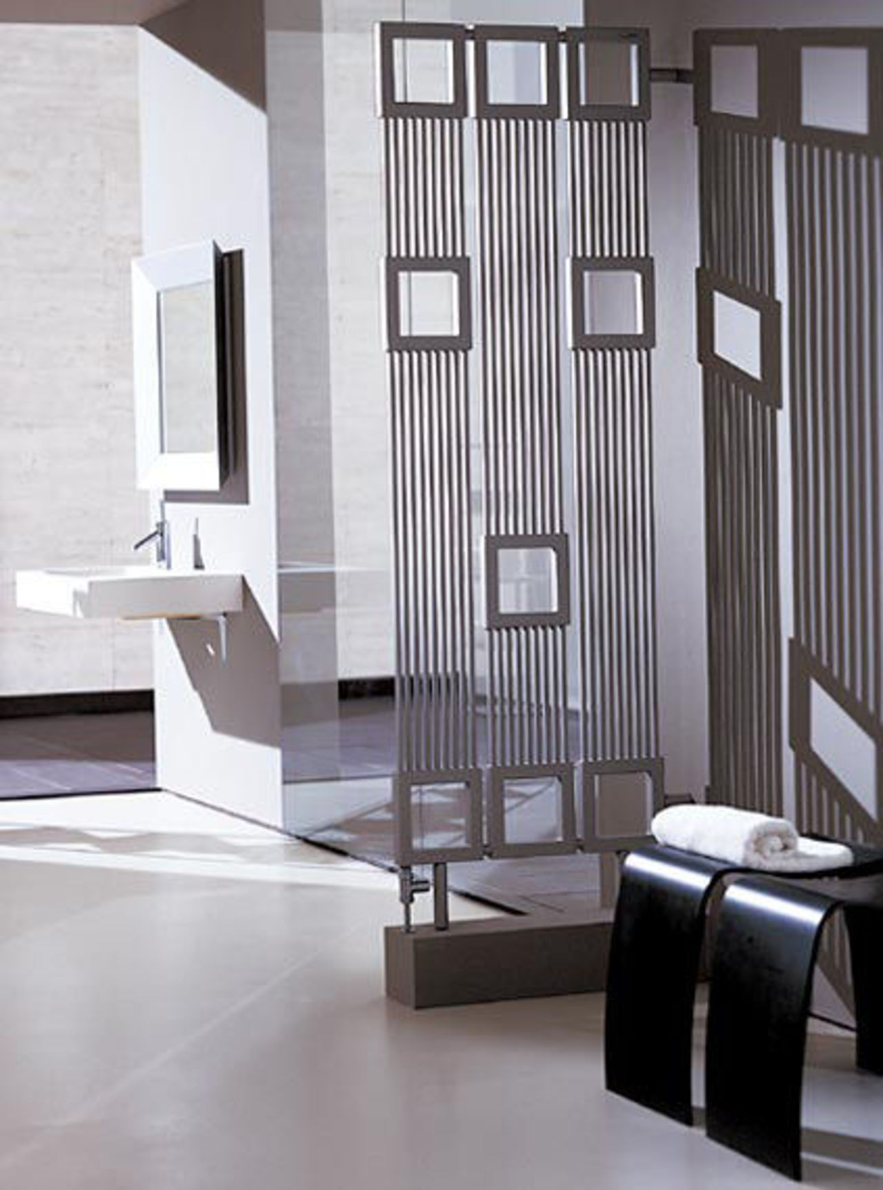 Element som läcker rumsavdelare