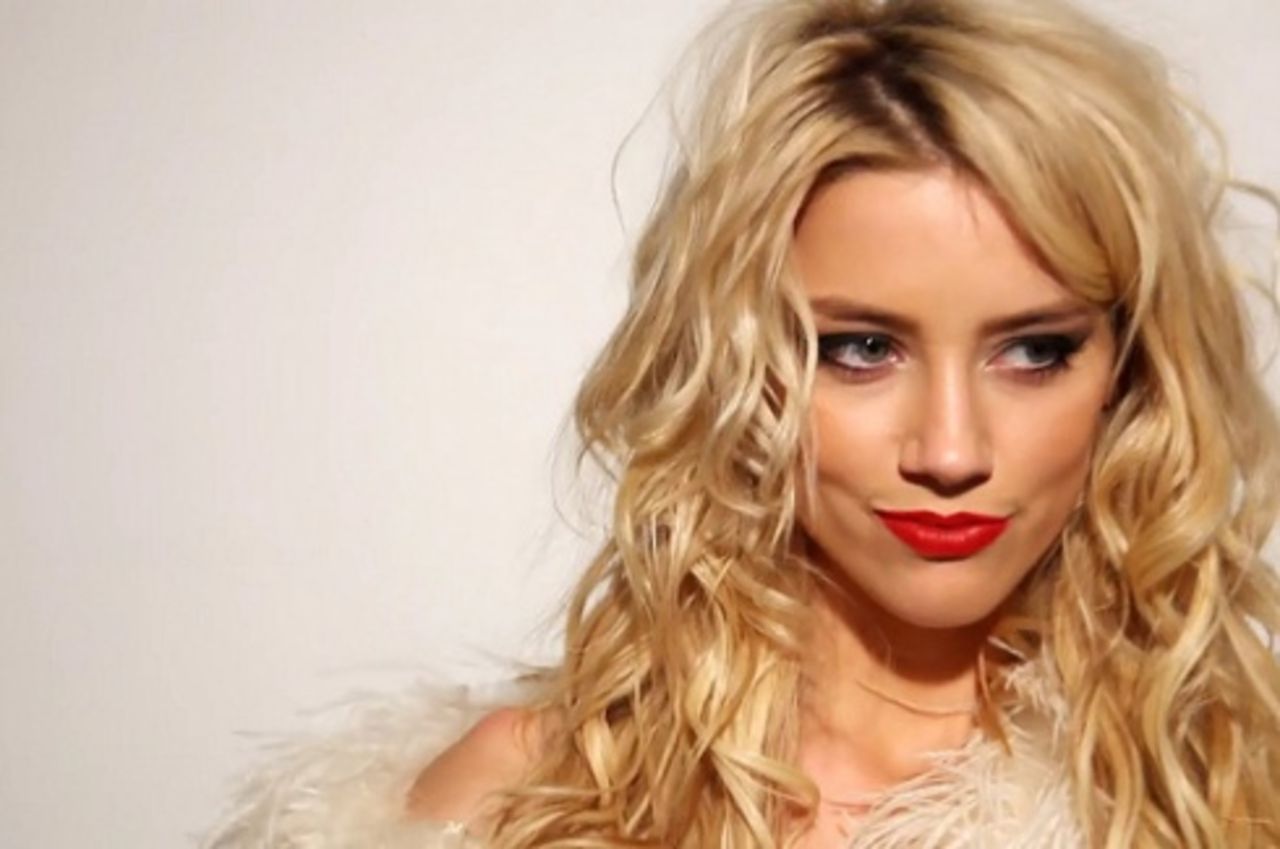 Hon blir sexig lönnmördare i 