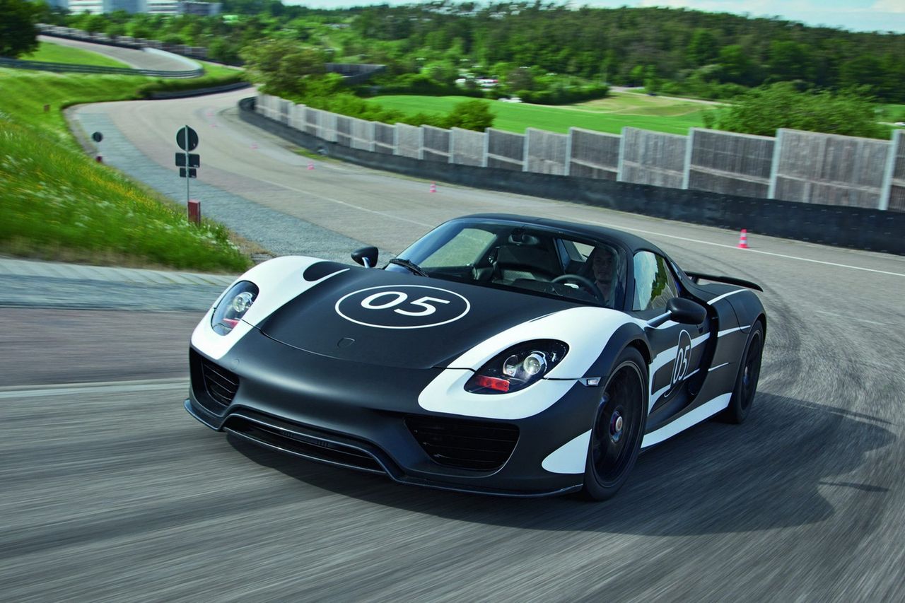 Porsche visar 918 Spyder - sägs få över 770 hästar