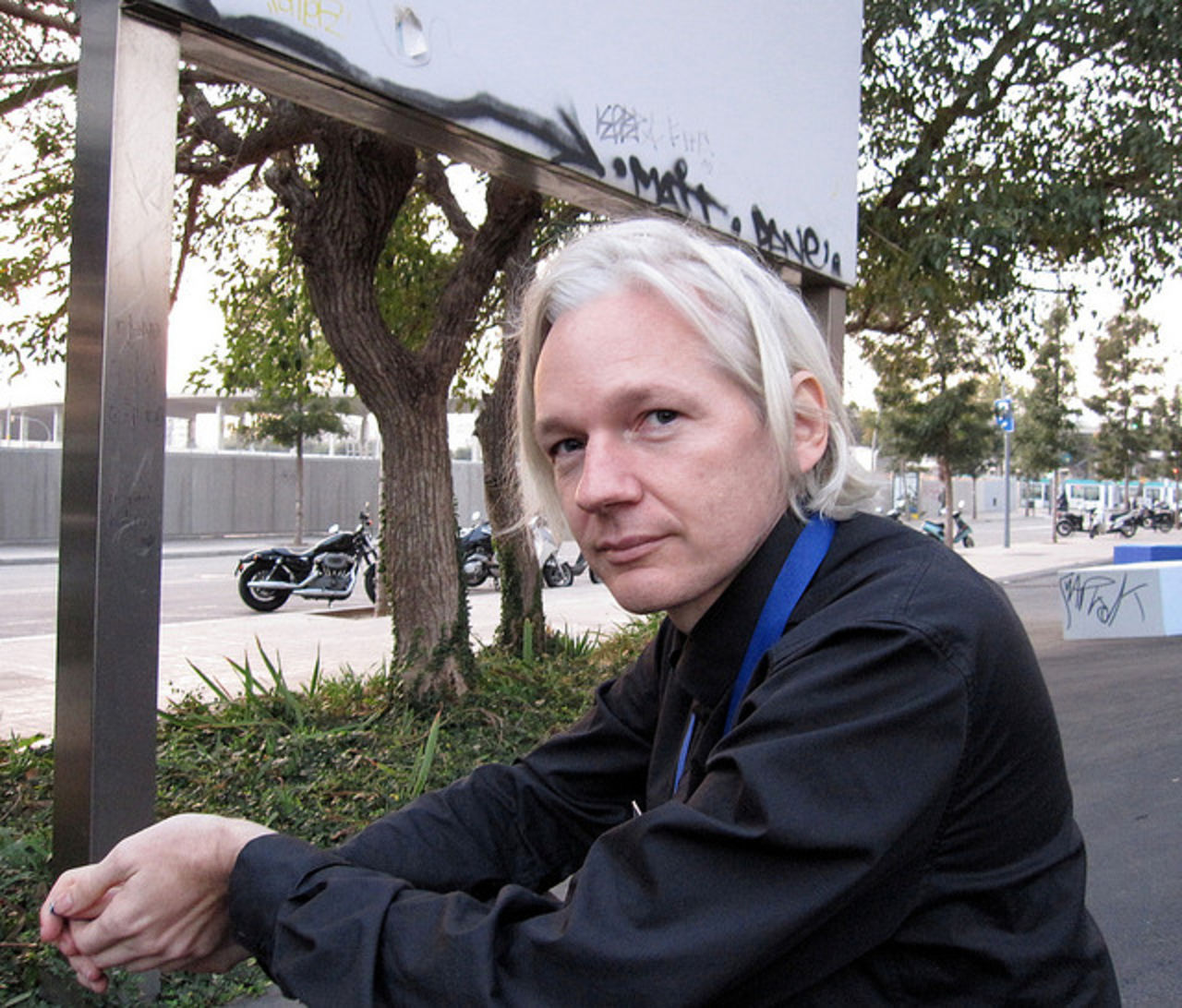 Assange kommer till Sverige