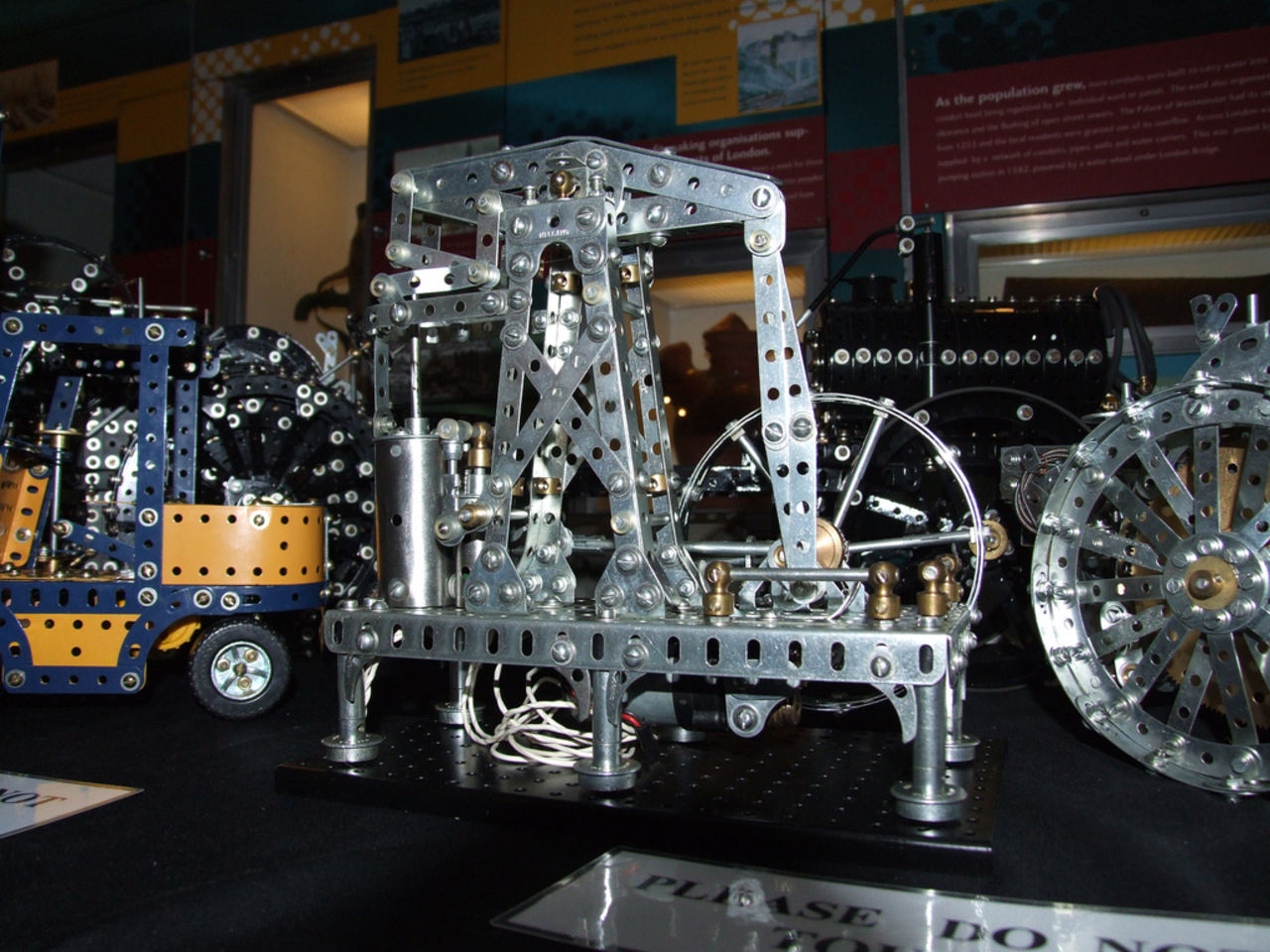 Man anmäld för att han hade för mycket Mekano i sin lägenhet