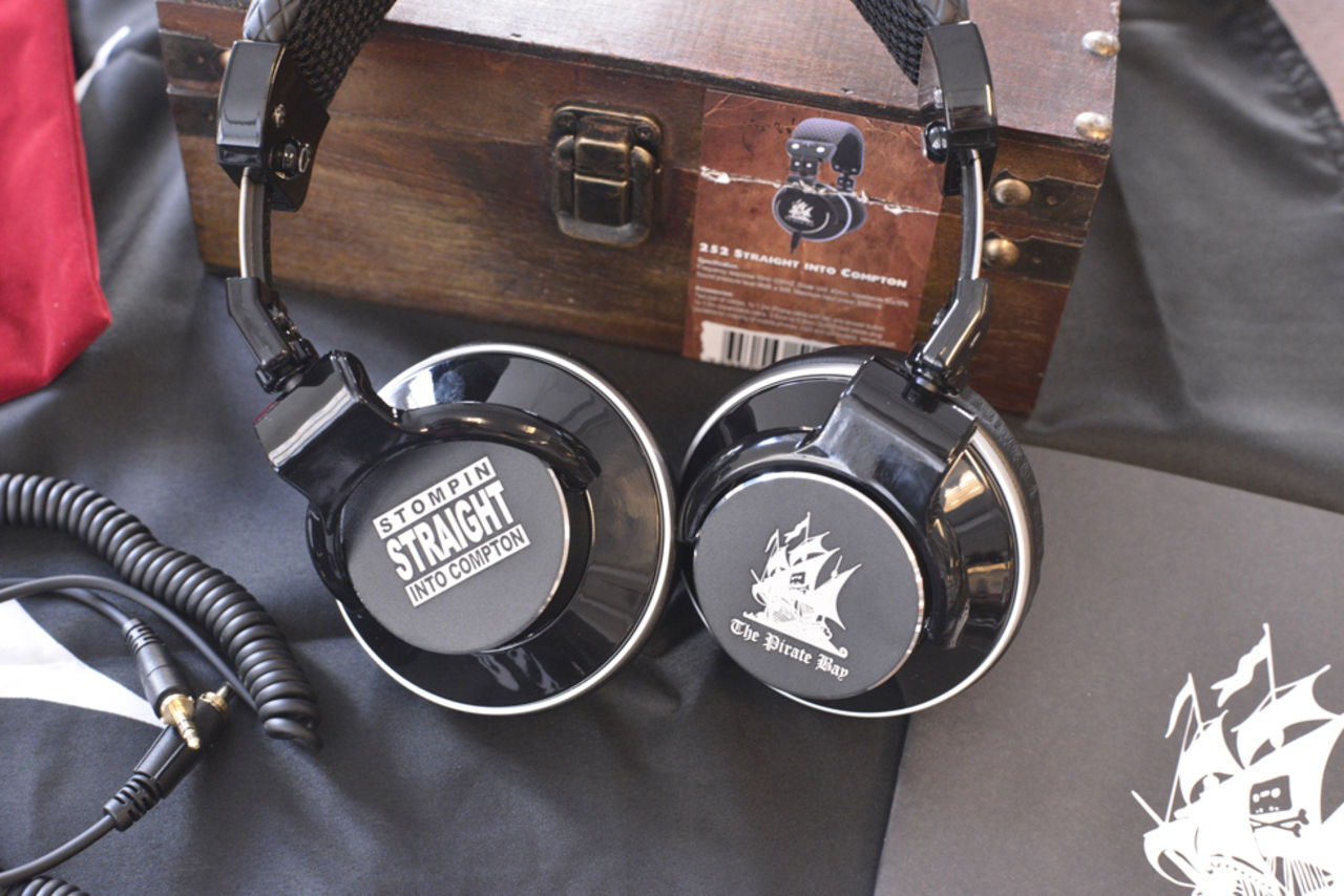 Så här ser TPB-hörlurarna ut