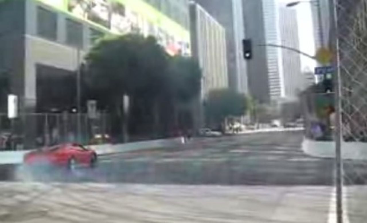 Ferrari F430 in i väggen