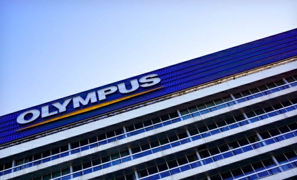 Olympus avskedar 2 700 personer