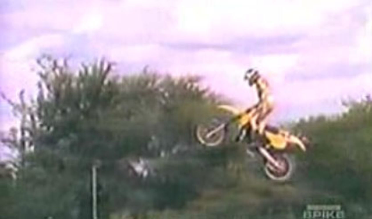 Långt motorcykelhopp