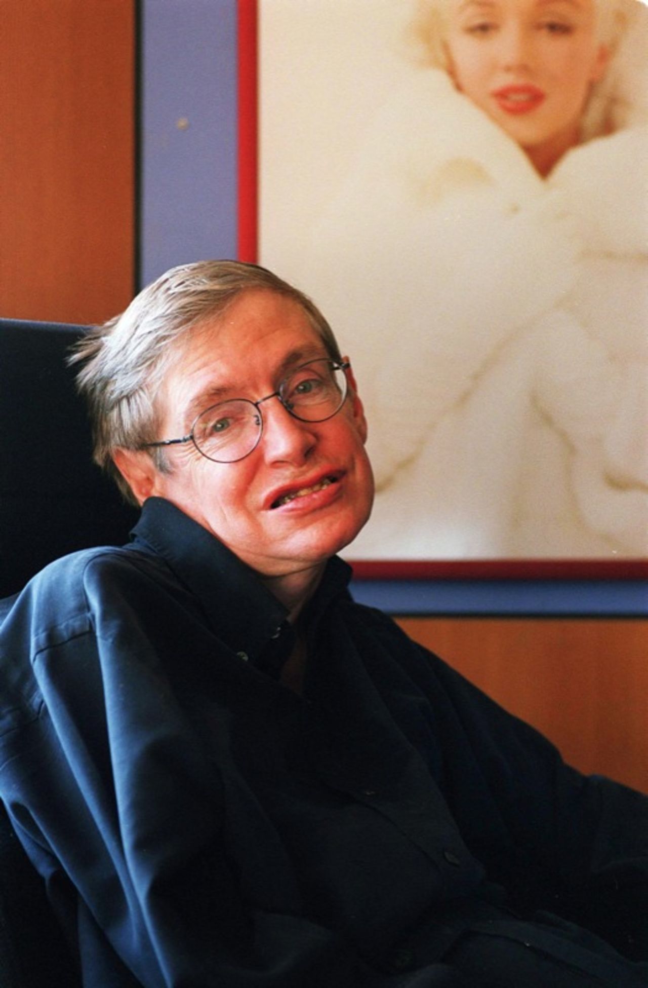 Forskare vill hacka Stephen Hawkings hjärna