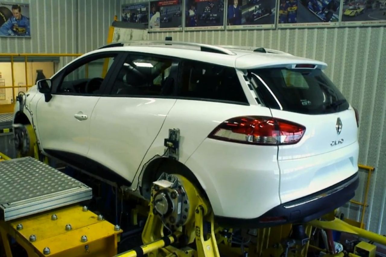 Nya Renault Clio i kombiskrud avslöjad