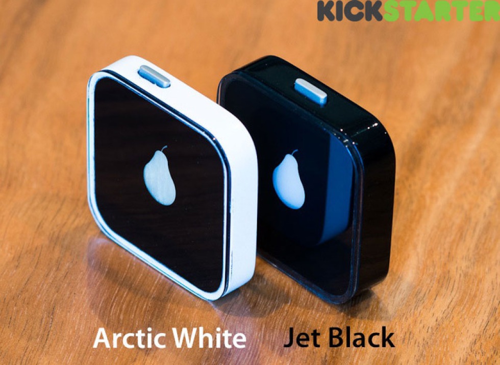 Stoppa i en blåtandssändare i dock-kontakten