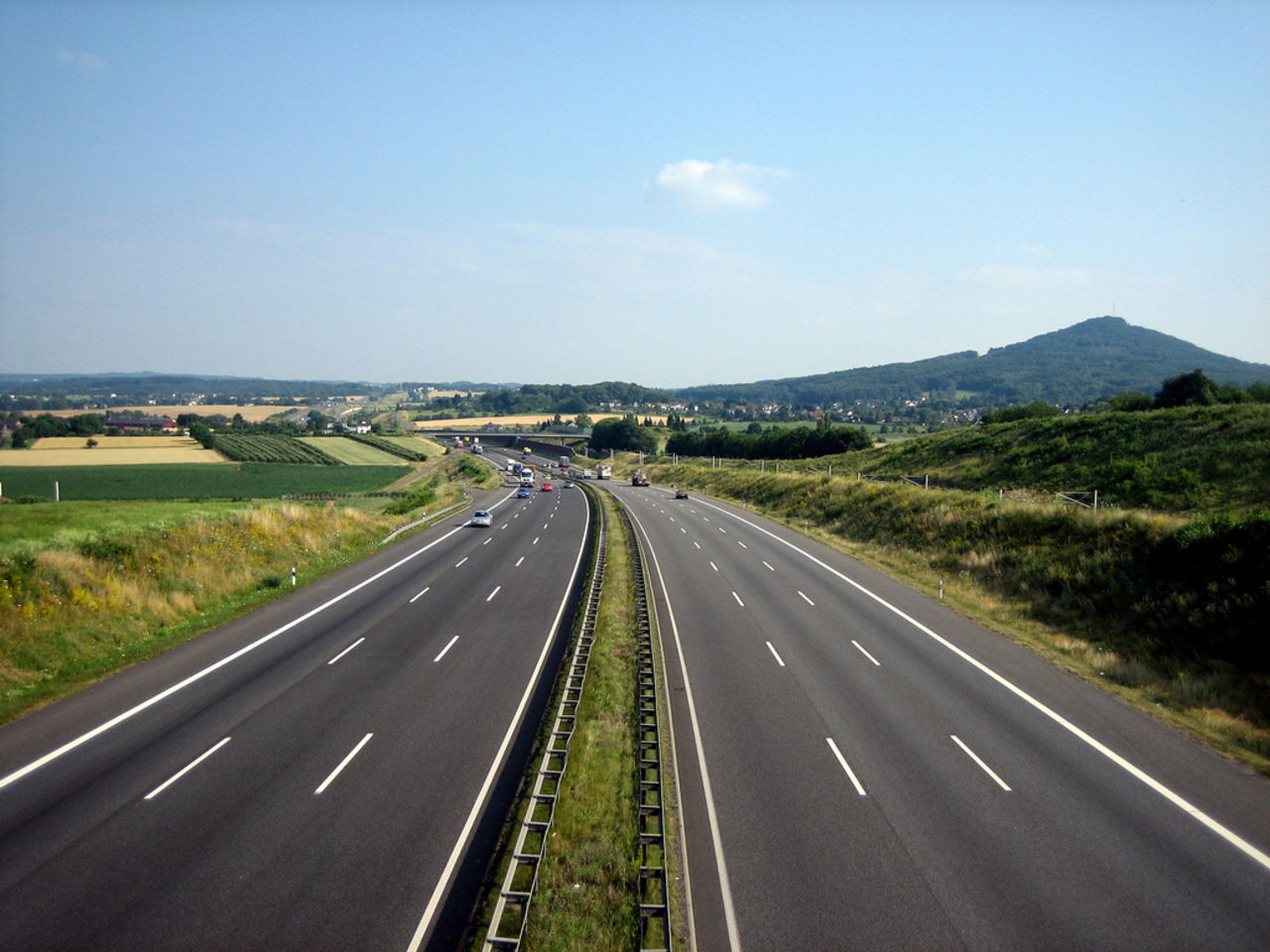 Hastighetsbegränsning på hela Autobahn?