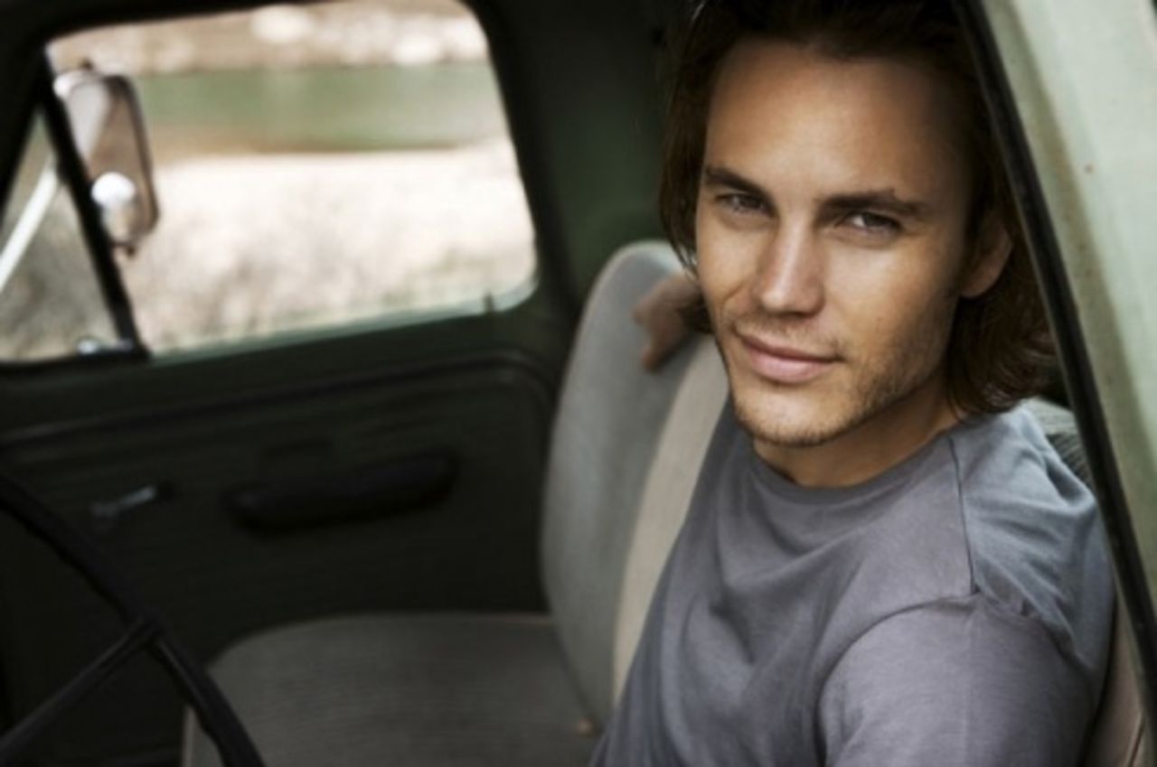 Full fart framåt för Taylor Kitsch