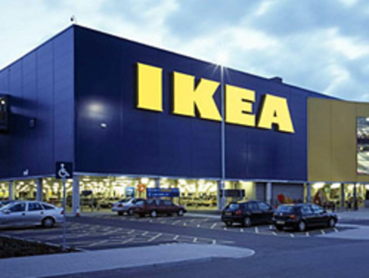 Hann du inte handla färdigt? Sov över på Ikea