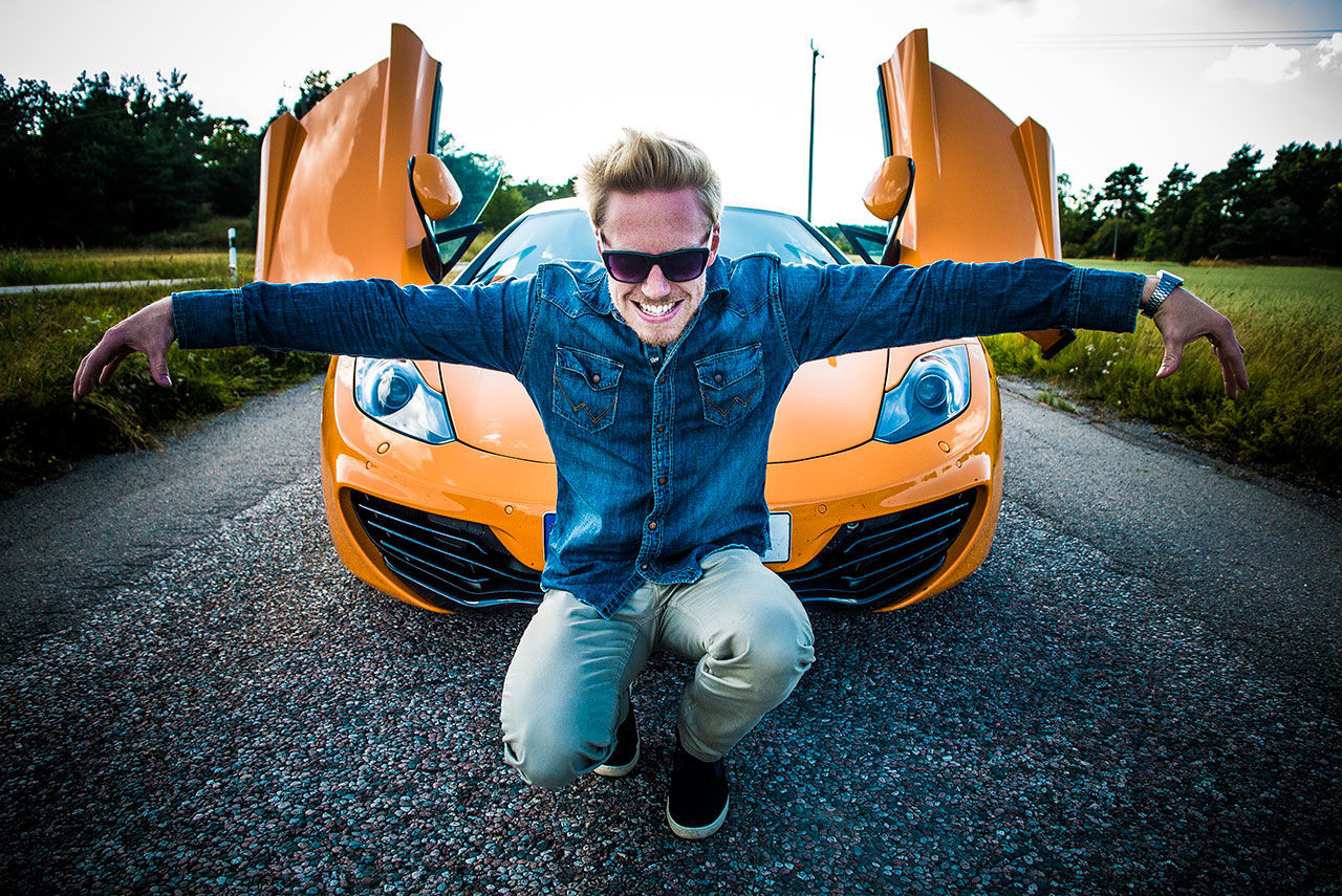 Räkningar är tråkiga, McLaren MP4-12C är det inte