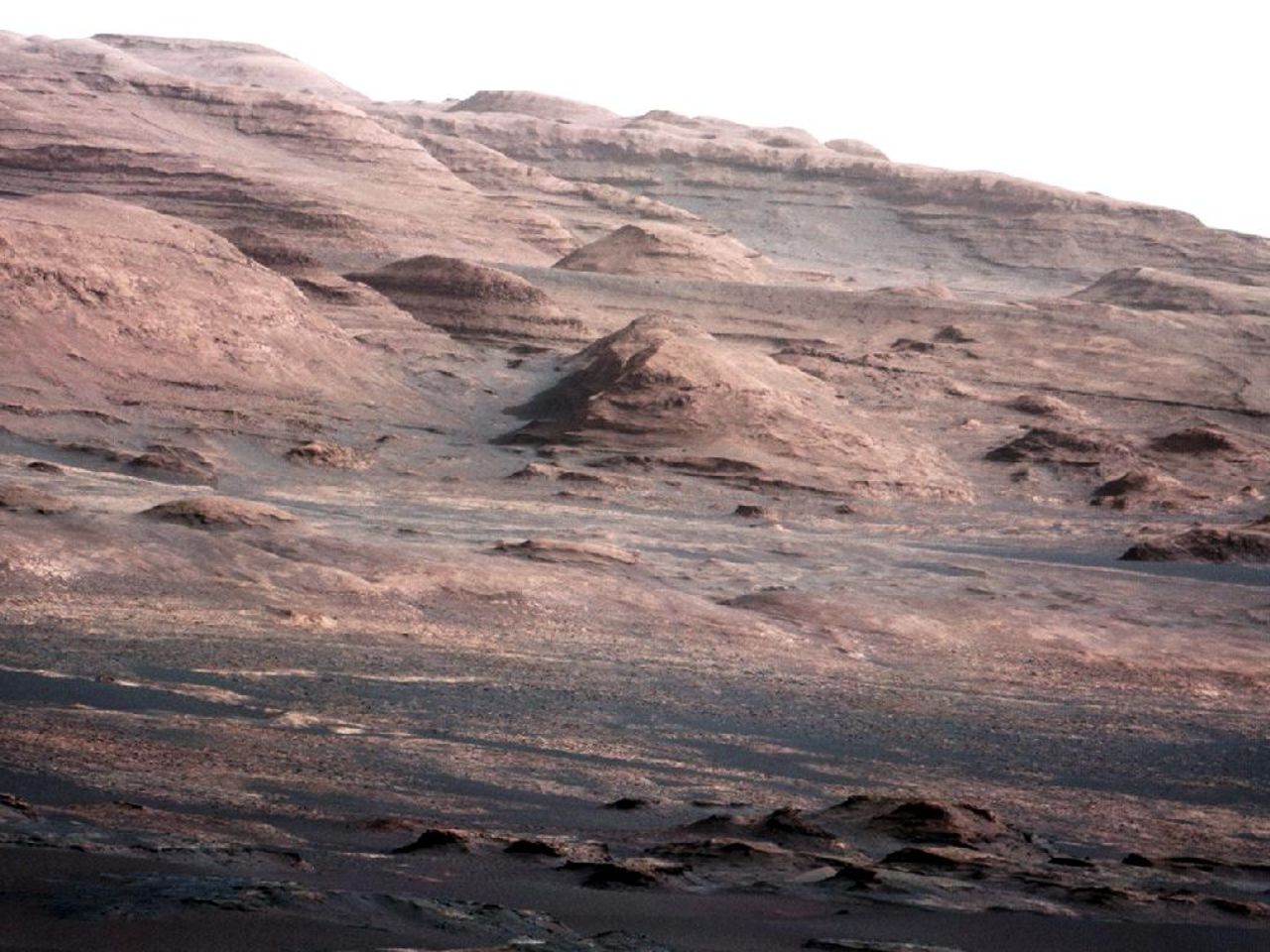Curiosity skickar tillbaks coola bilder från Mars