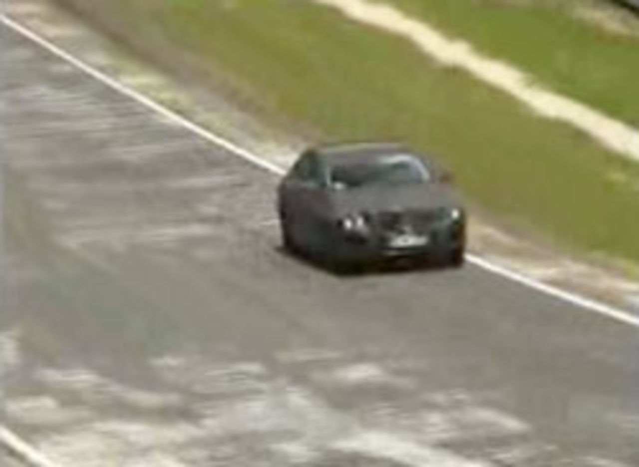 Spionvideo: Mercedes E65 AMG