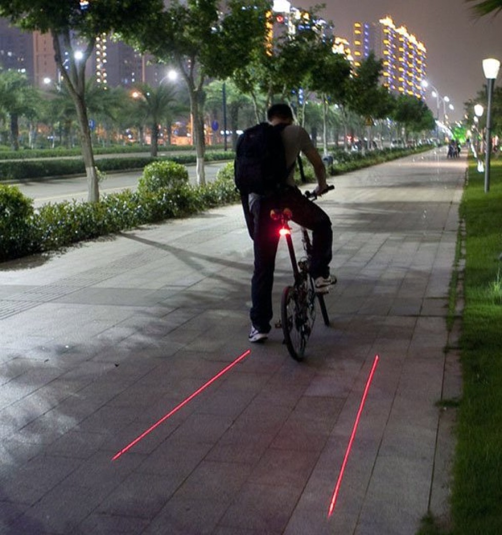 Cykellampa med laserstrålar