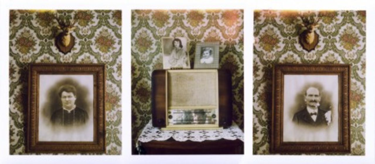 Högar av Polaroidbilder