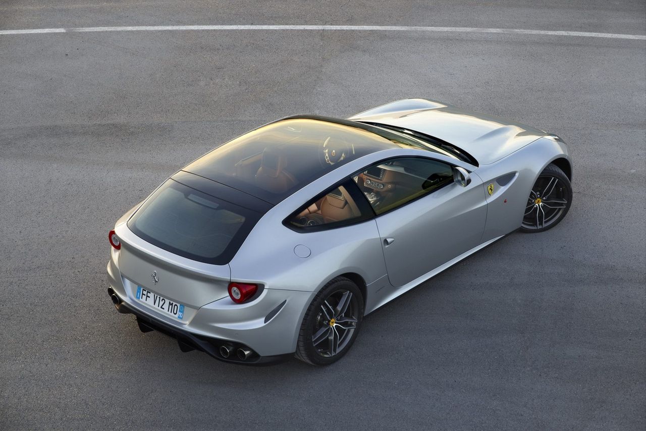 Panoramatak till Ferrari FF