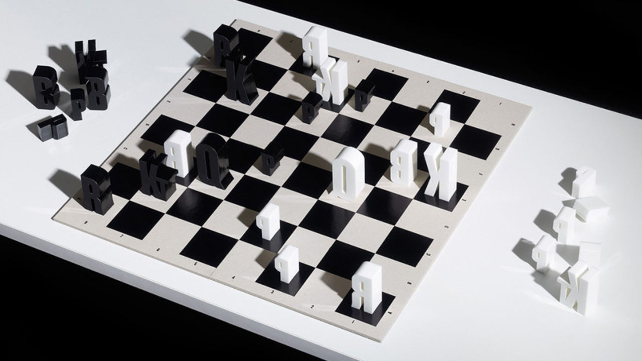 Shackbräde med typsnitts-pjäser