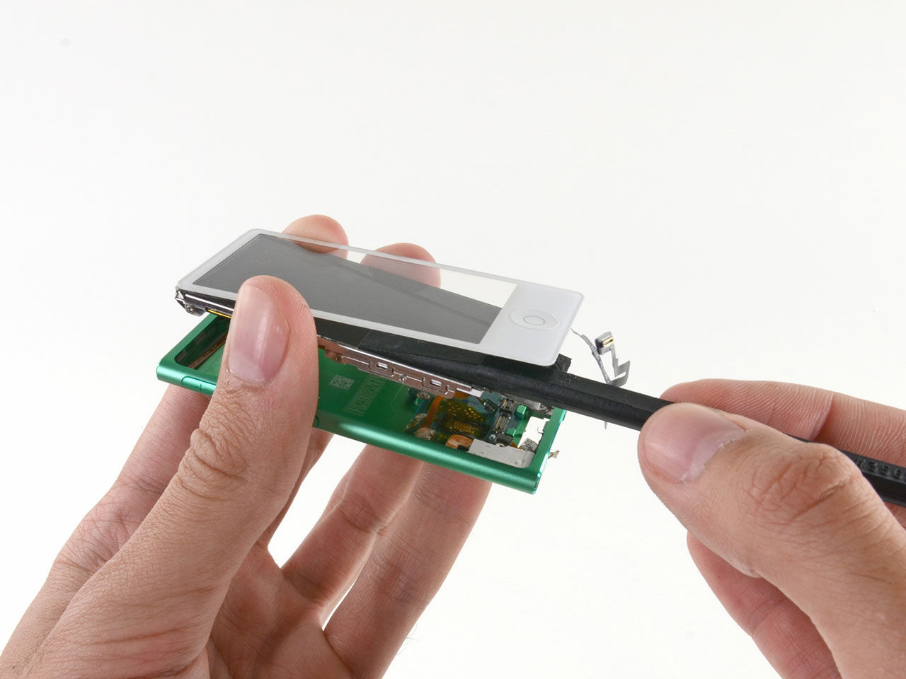 iFixit plockar isär iPod nano