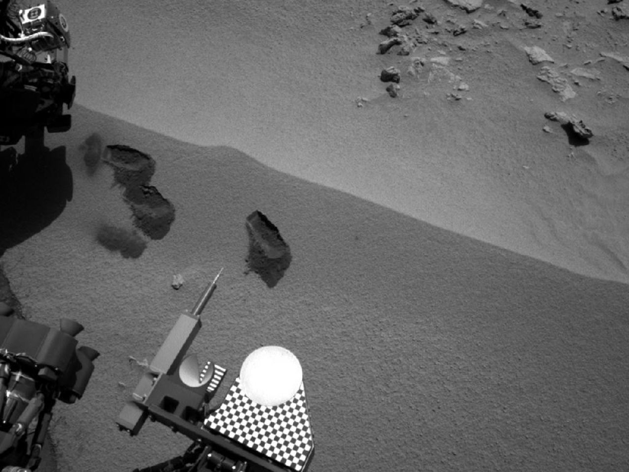 Curiosity har börjat analysera sitt första sandprov från Mars