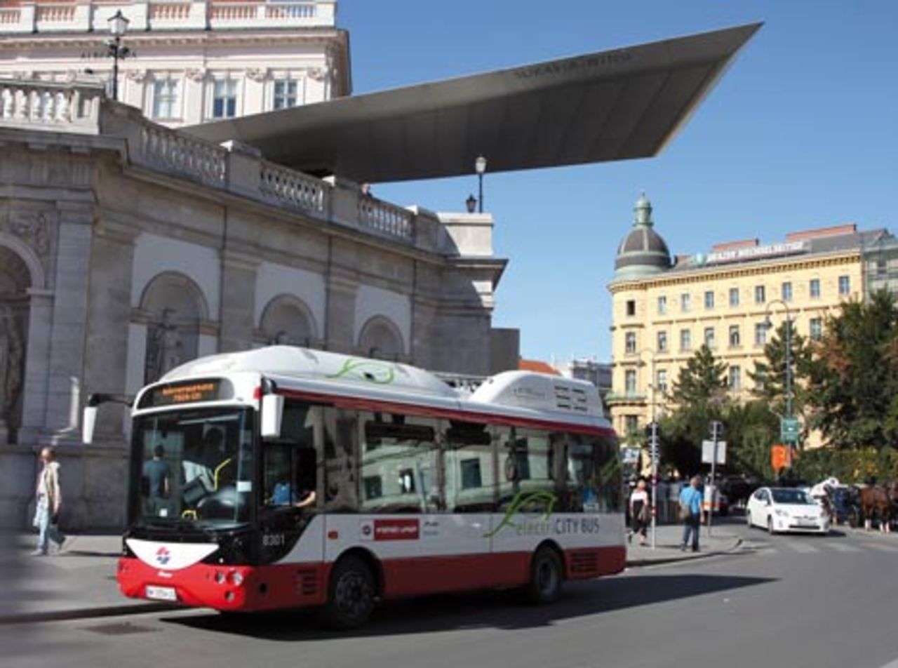 Batteridriven buss börjar rulla i Wien