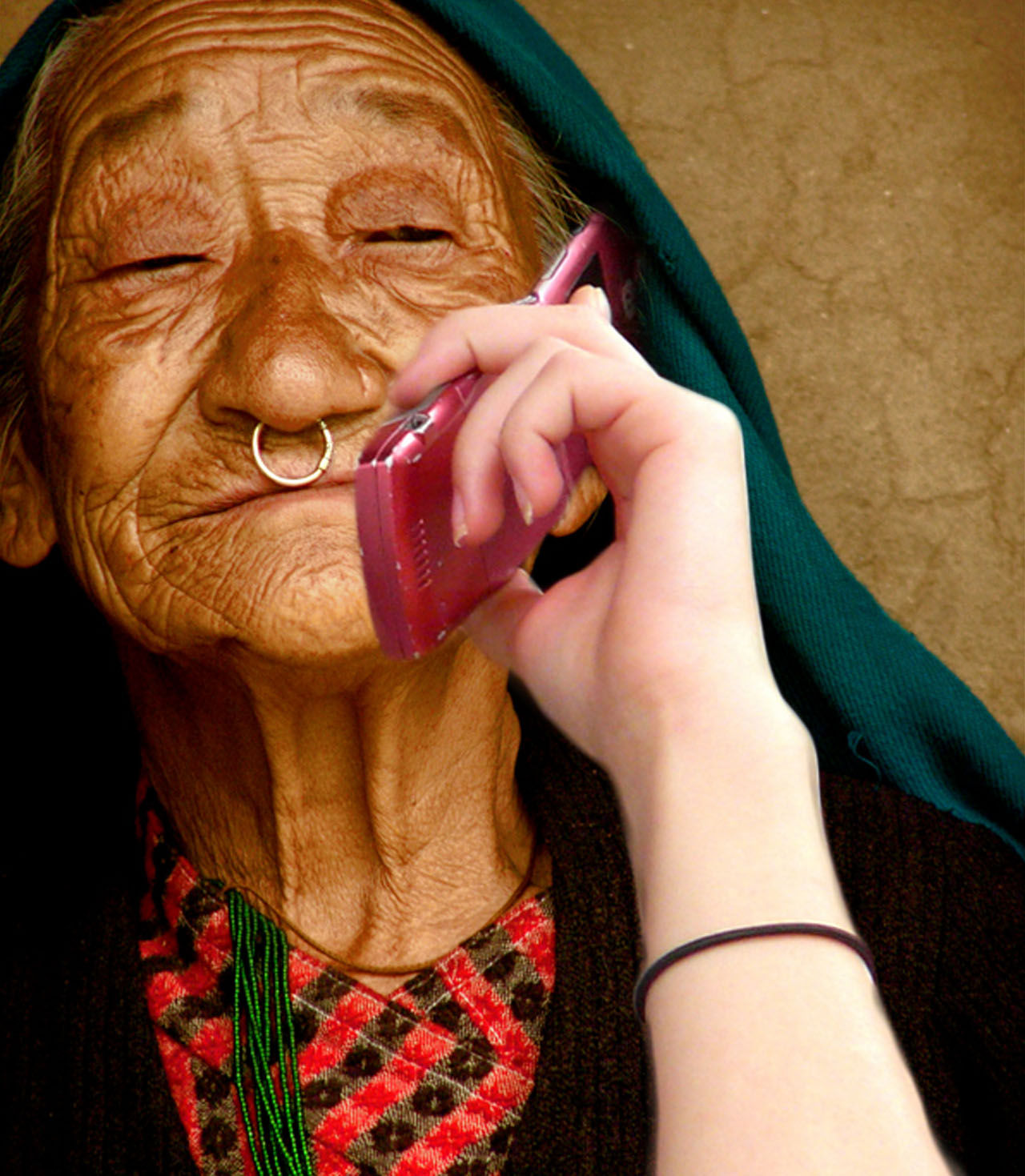 Indisk by förbjuder kvinnor att använda mobiltelefoner