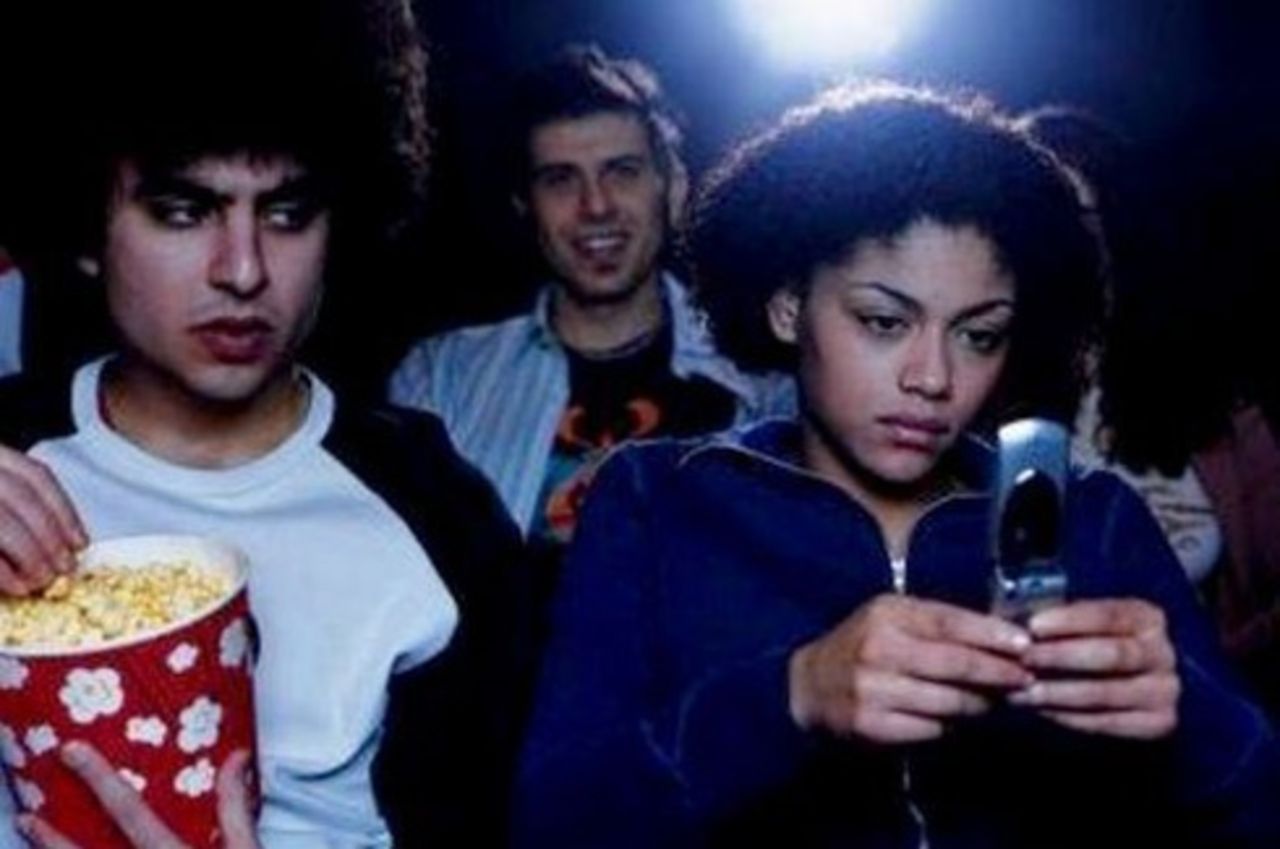 Snart okej att sms:a under biofilmen