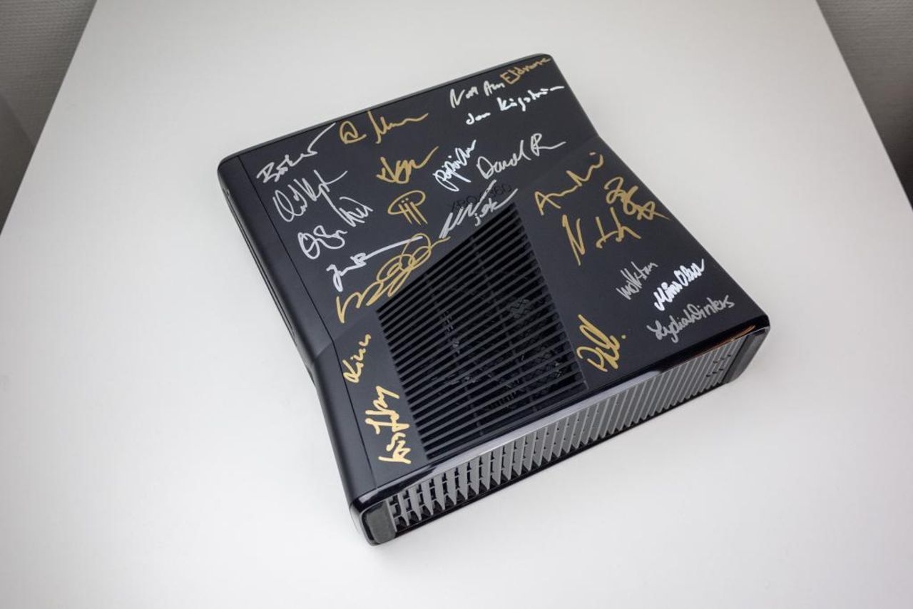 Buda på unik Xbox signerad av Minecraft-gänget