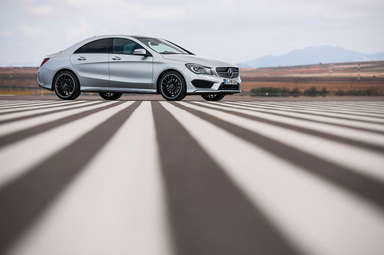 Mercedes CLA - fyrdörrarscoupé i mindre format
