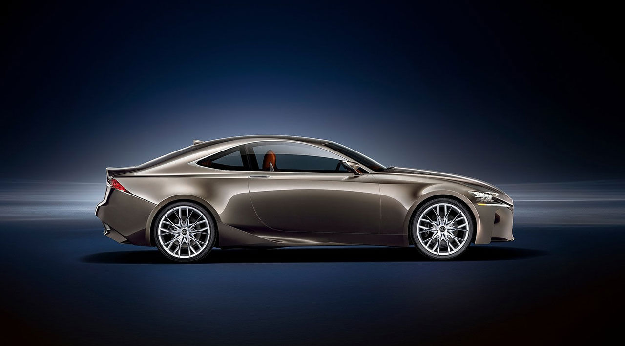 Lexus reggar namnet RC F