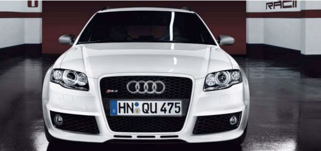 Audi RS4 Black & White Series