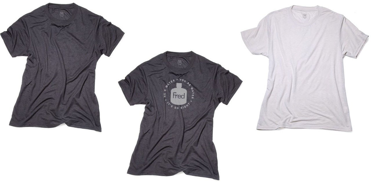 T-shirts gjorda av vattenflaskor