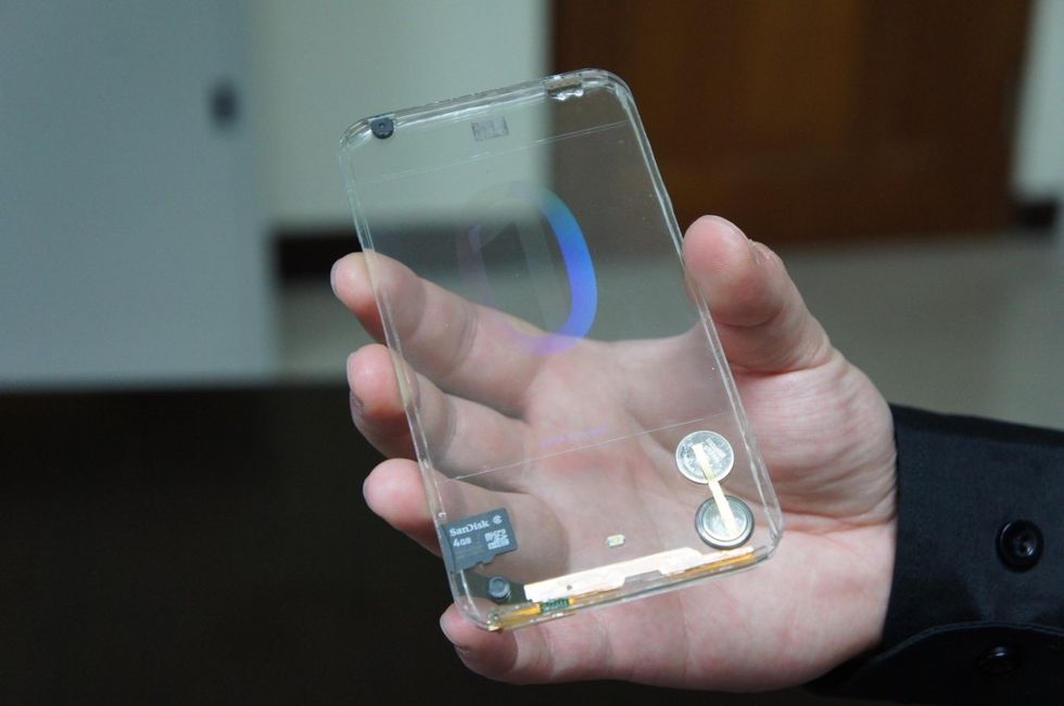 Genomskinlig smartphone
