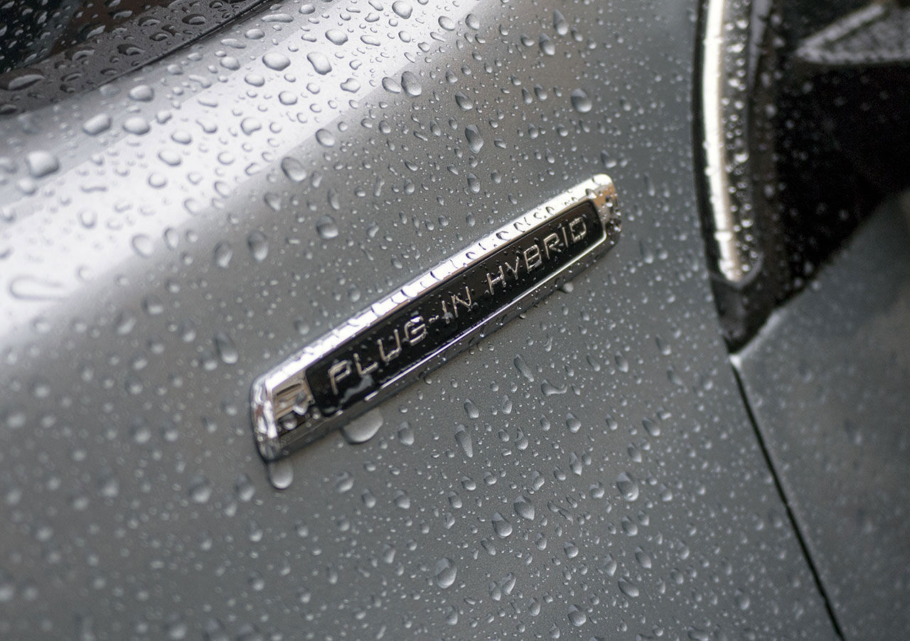 Volvo V60 Plug-in Hybrid kommer med bensin