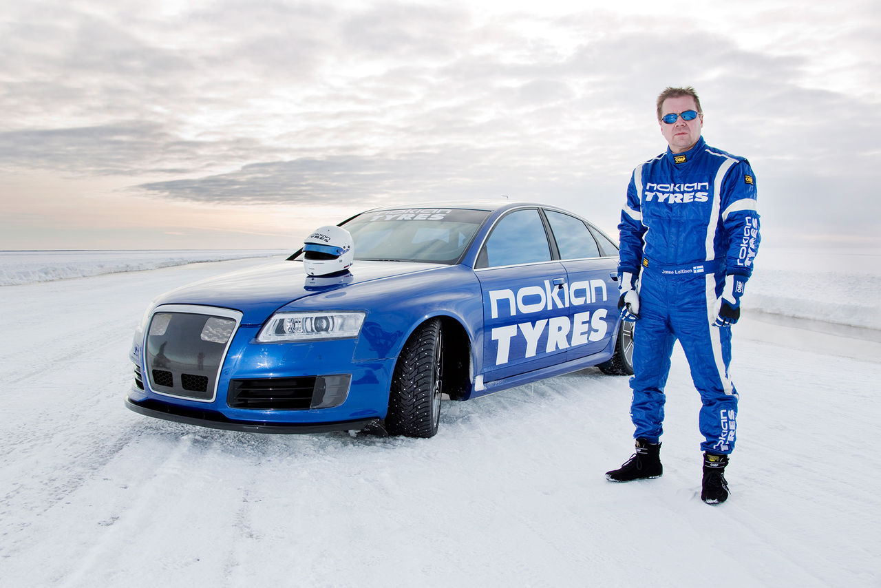 Nytt världsrekord på is - 335 km/h!