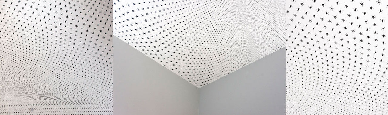 Ett tak med handmålade stjärnor