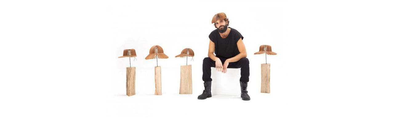 Här har du din trähatt