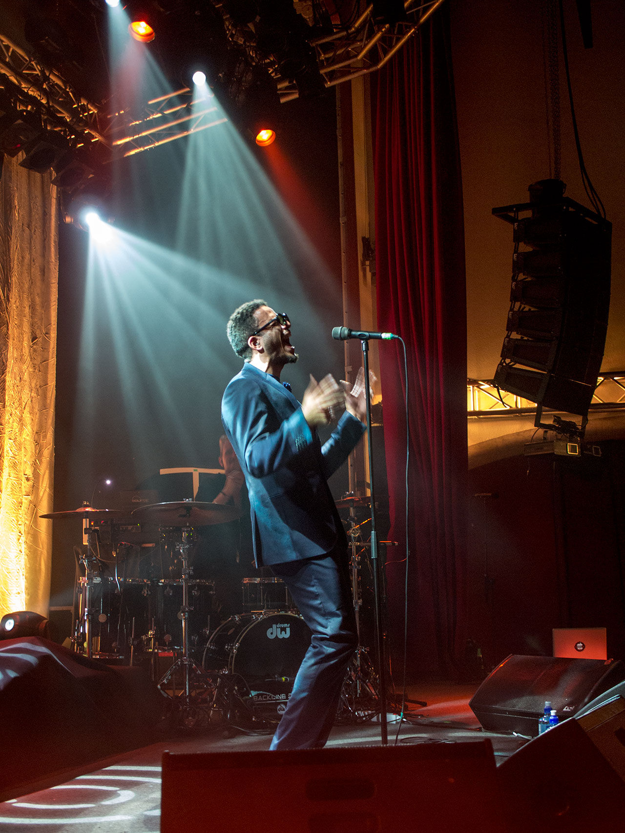 Kim Cesarion Live