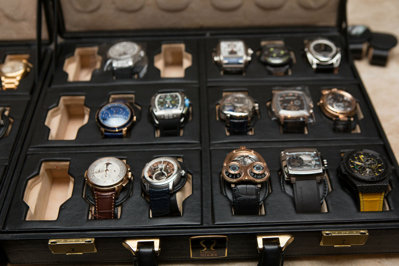 WatchAnish i Dubai