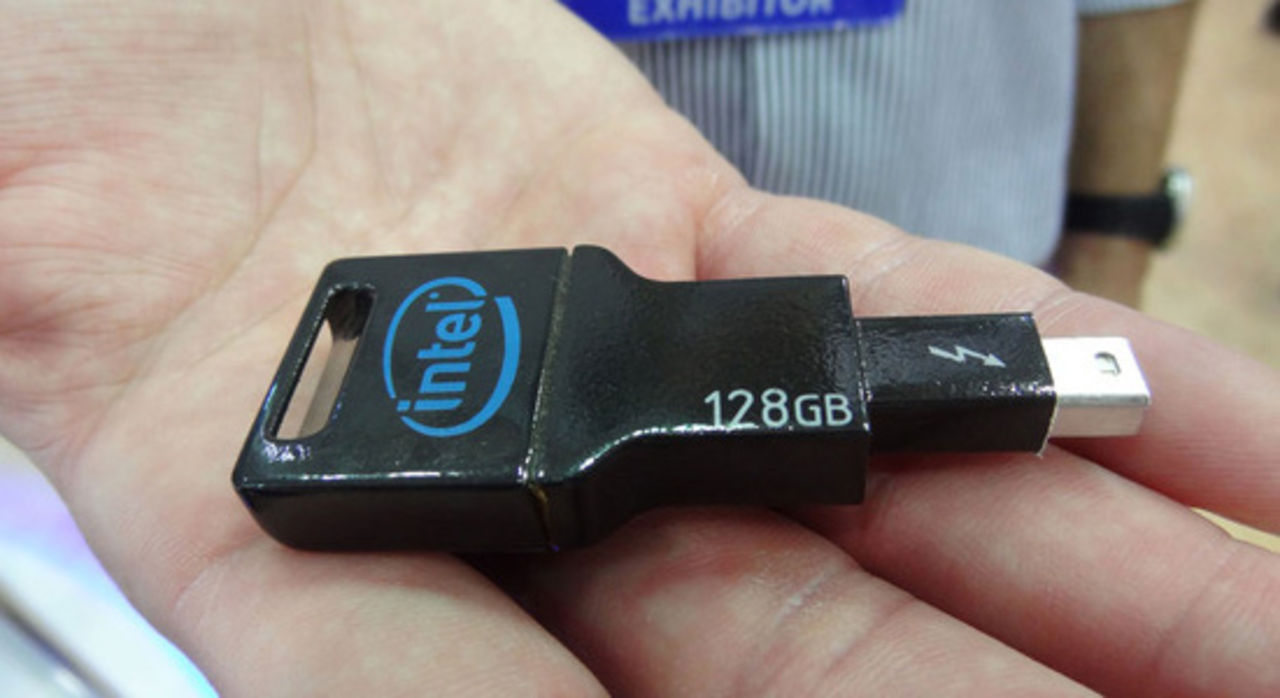 Intel demonstrerar Thunderbolt USB-minne