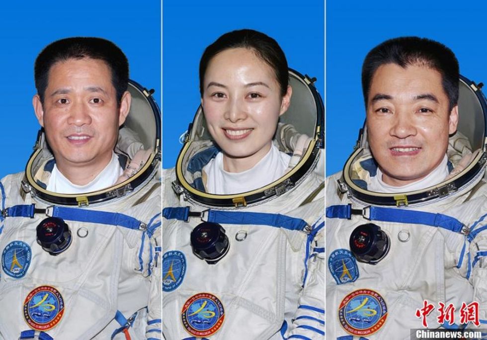 Kina skickar tre astronauter till rymden