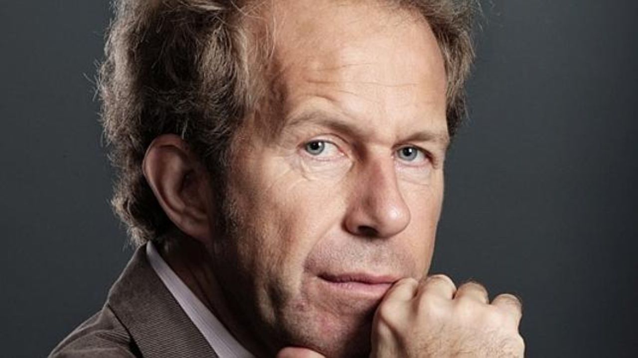 Apple anställer från Yves Saint Laurent