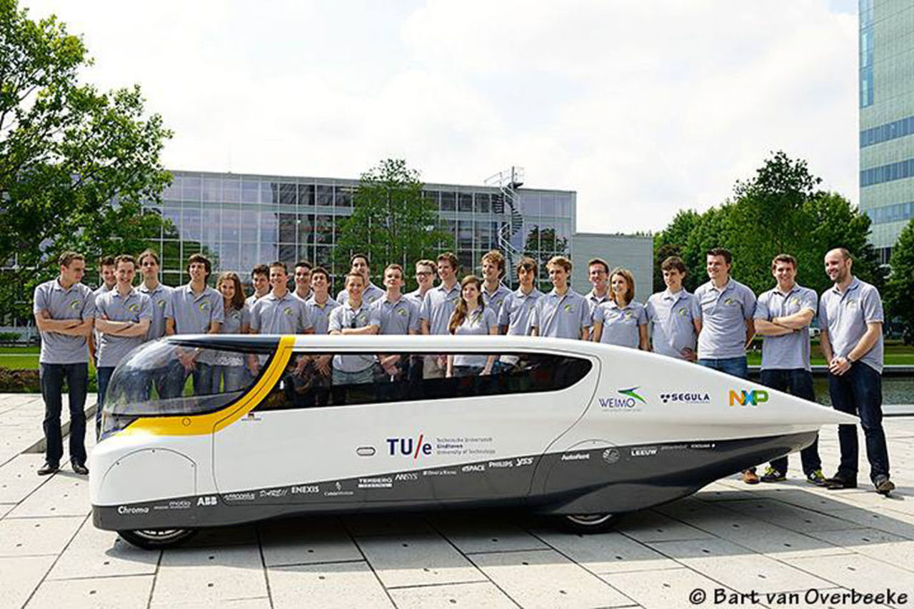 Solcellsbil för hela familjen