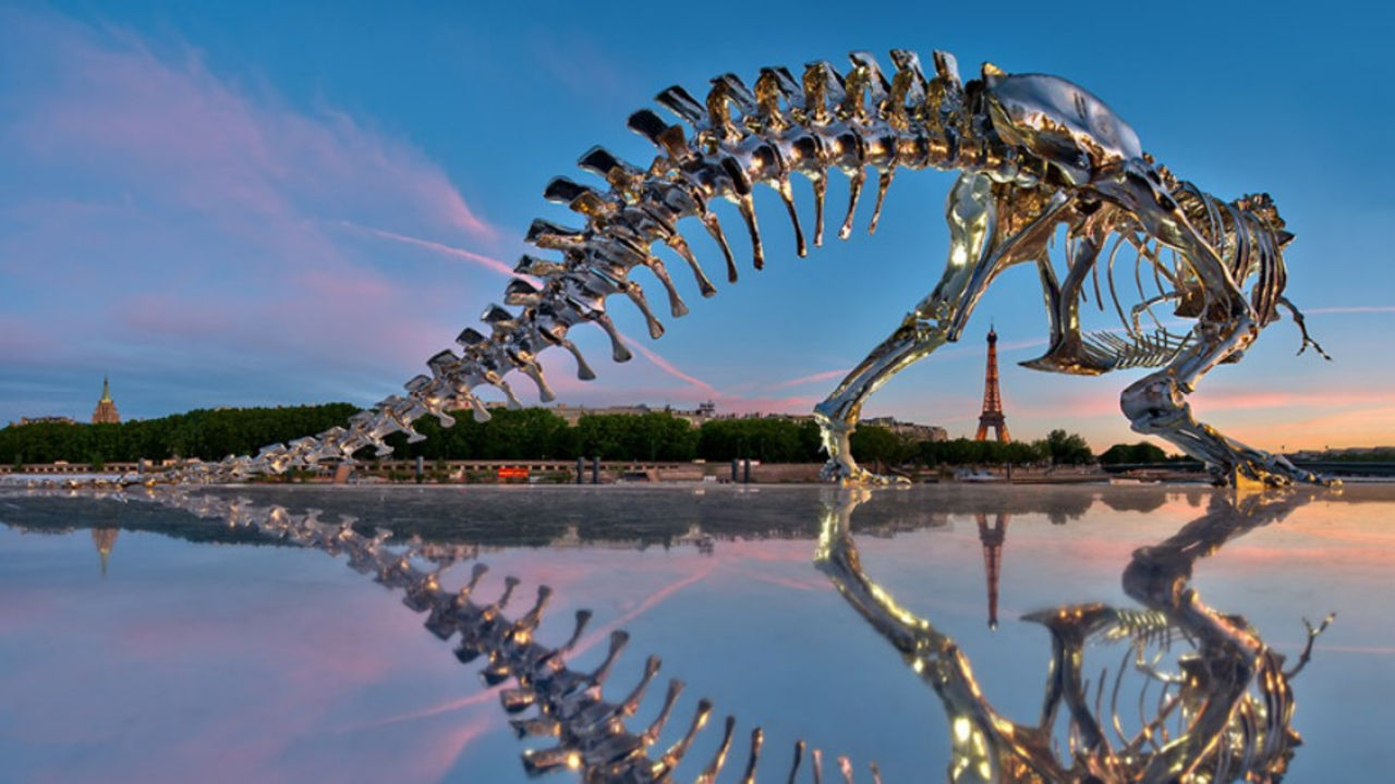 Cool Tyrannosaurus Rex-staty i Paris