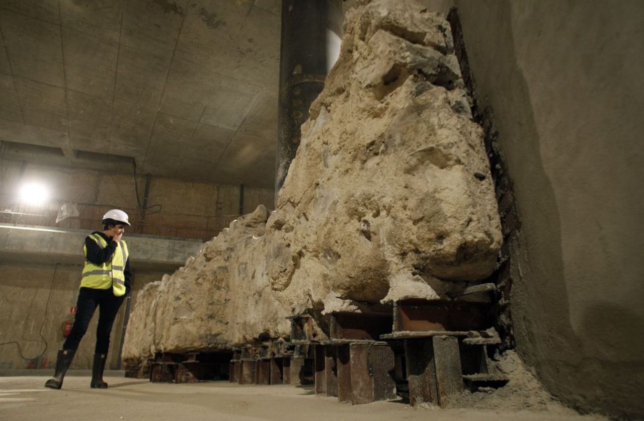 Medeltida pest-sjukhus hittat under Apple-butik