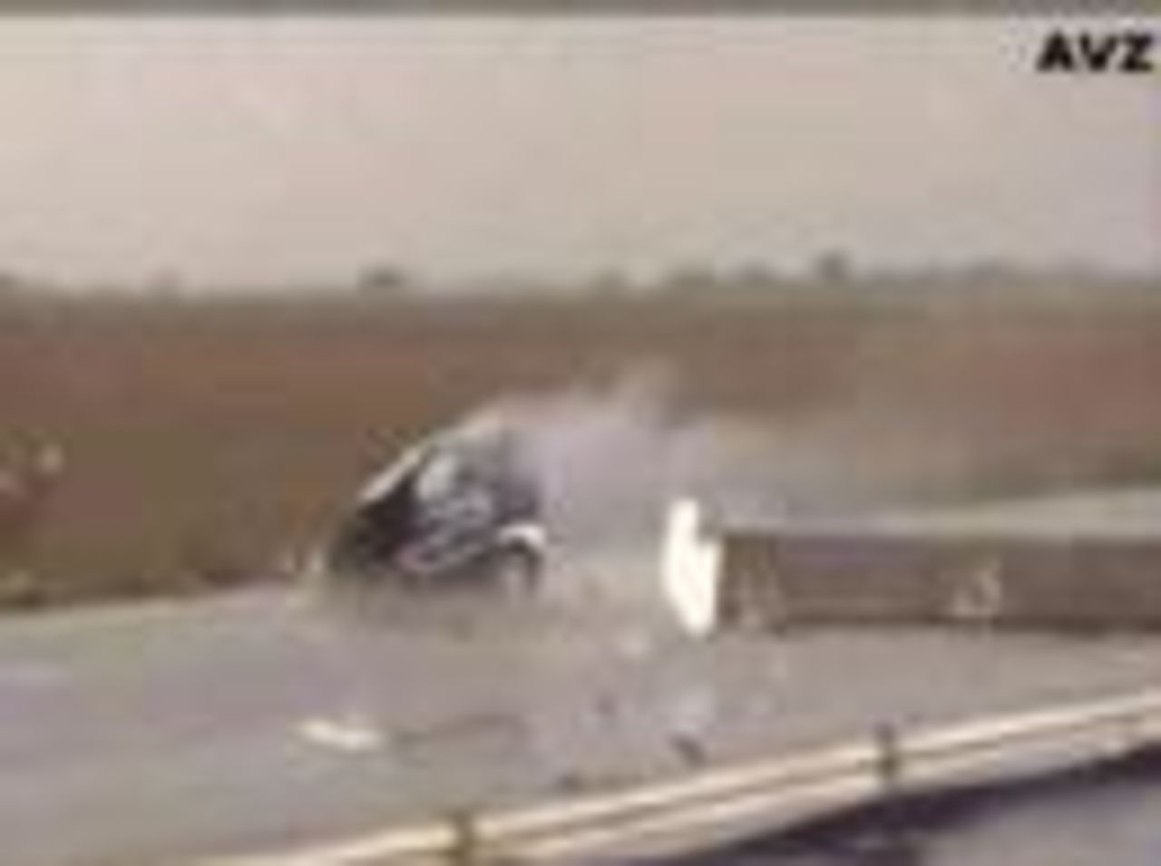 VIDEO: Smart krockar i 110 km/t