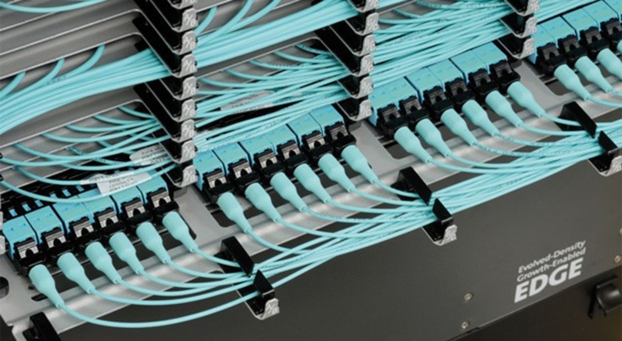 Intel och Corning ska släppa ny optisk interconnect