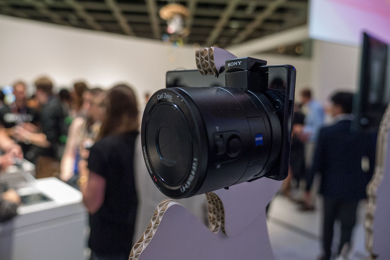 Lite bilder på QX10 och QX100 från Sony