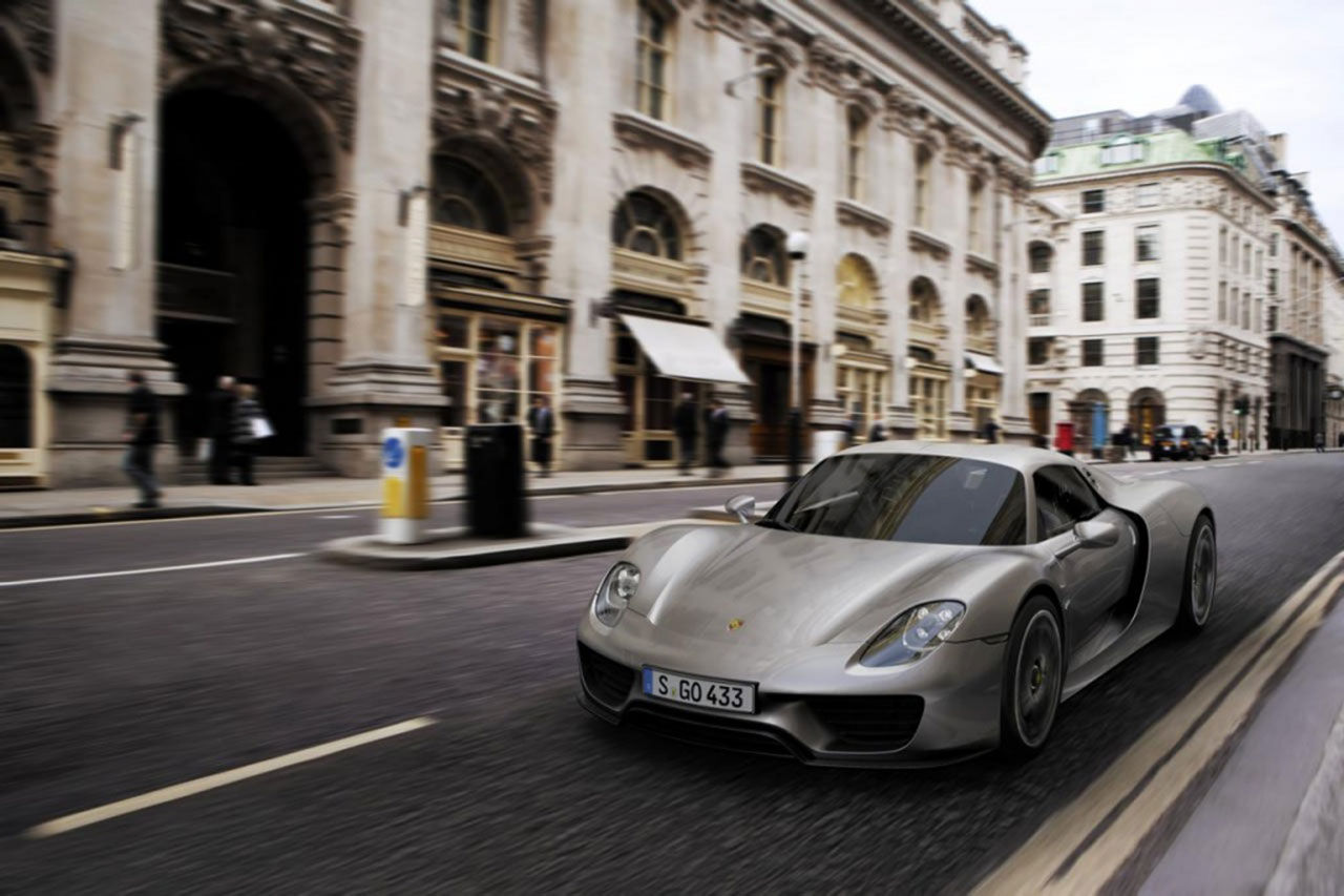 Porsche 918 Spyder äntligen här - på riktigt