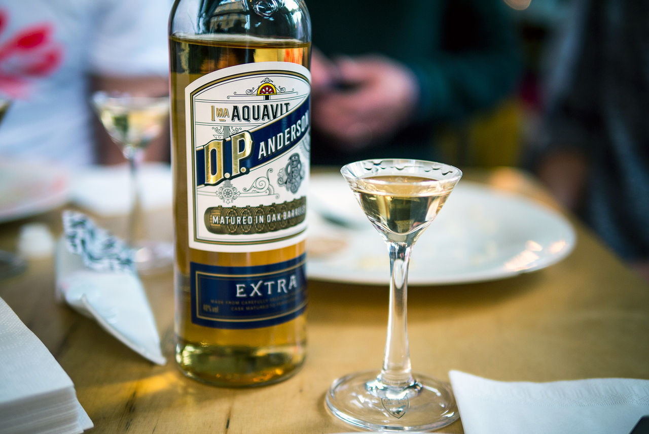 Hård ost och akvavit, kan det vara något?